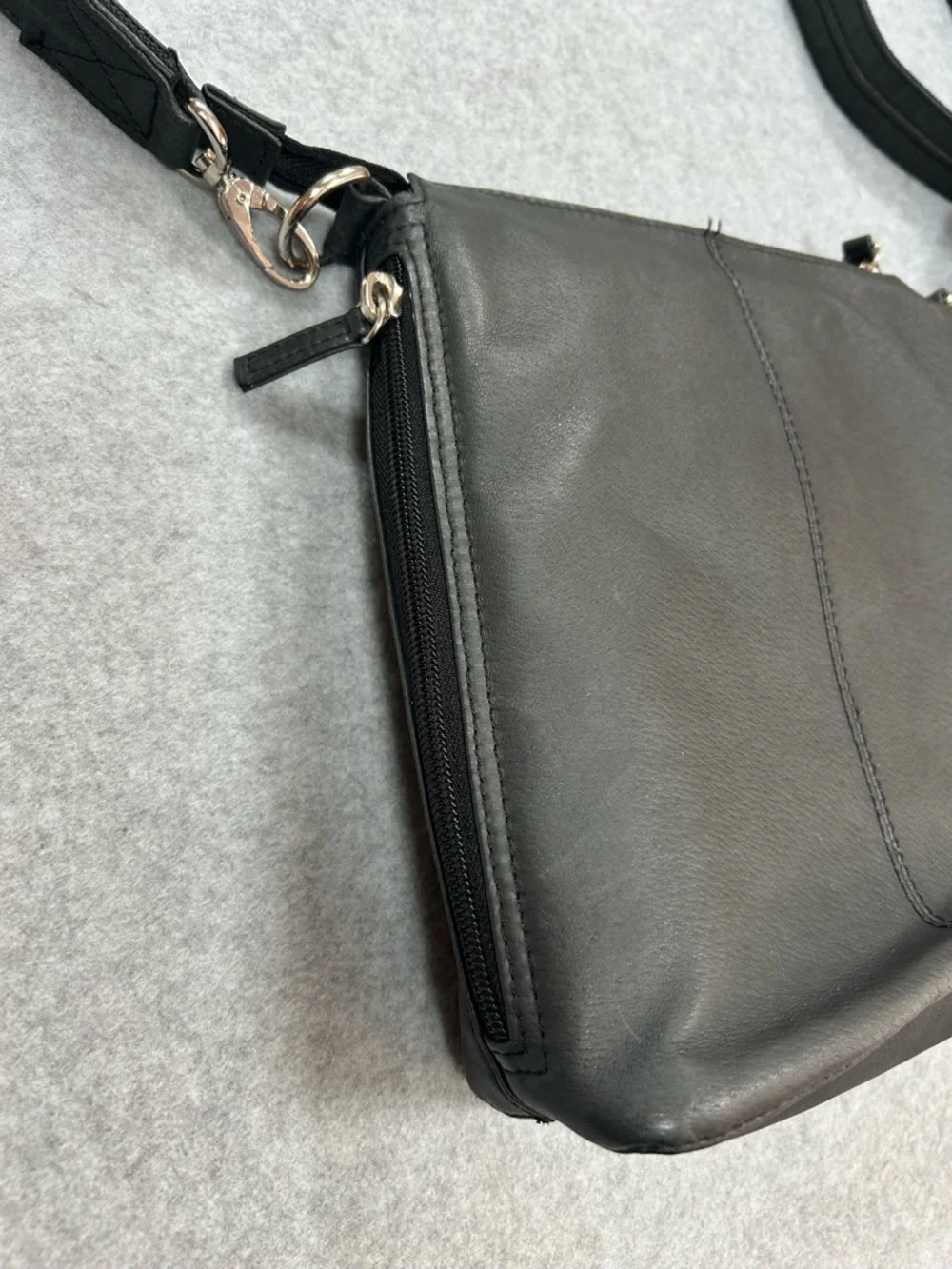 Gun‎ Tote’n Mamas Black Leather Crossbody Bag Concealed Carry Purse